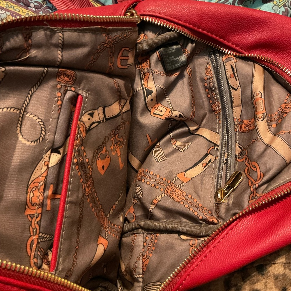 Red backpack - Picture 5 of 6